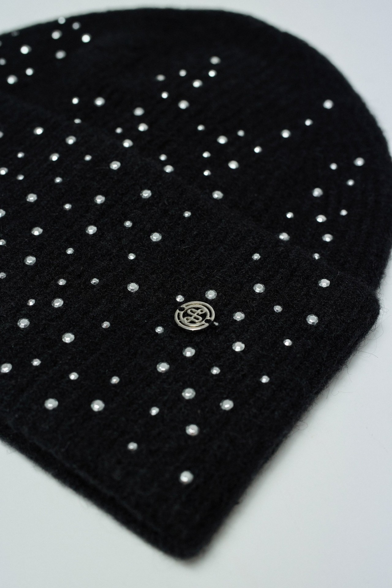 BEANIE WITH WOOL
