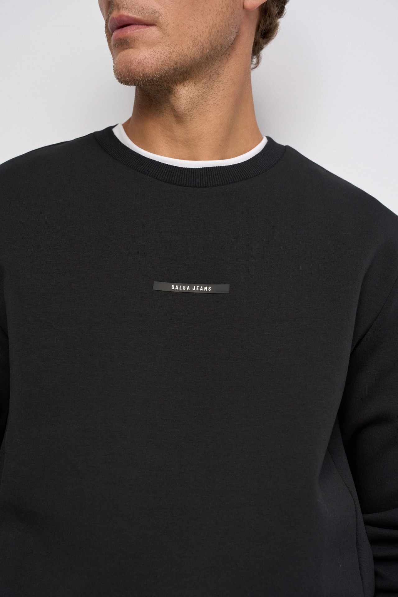 SWEATSHIRT MIT BRANDING