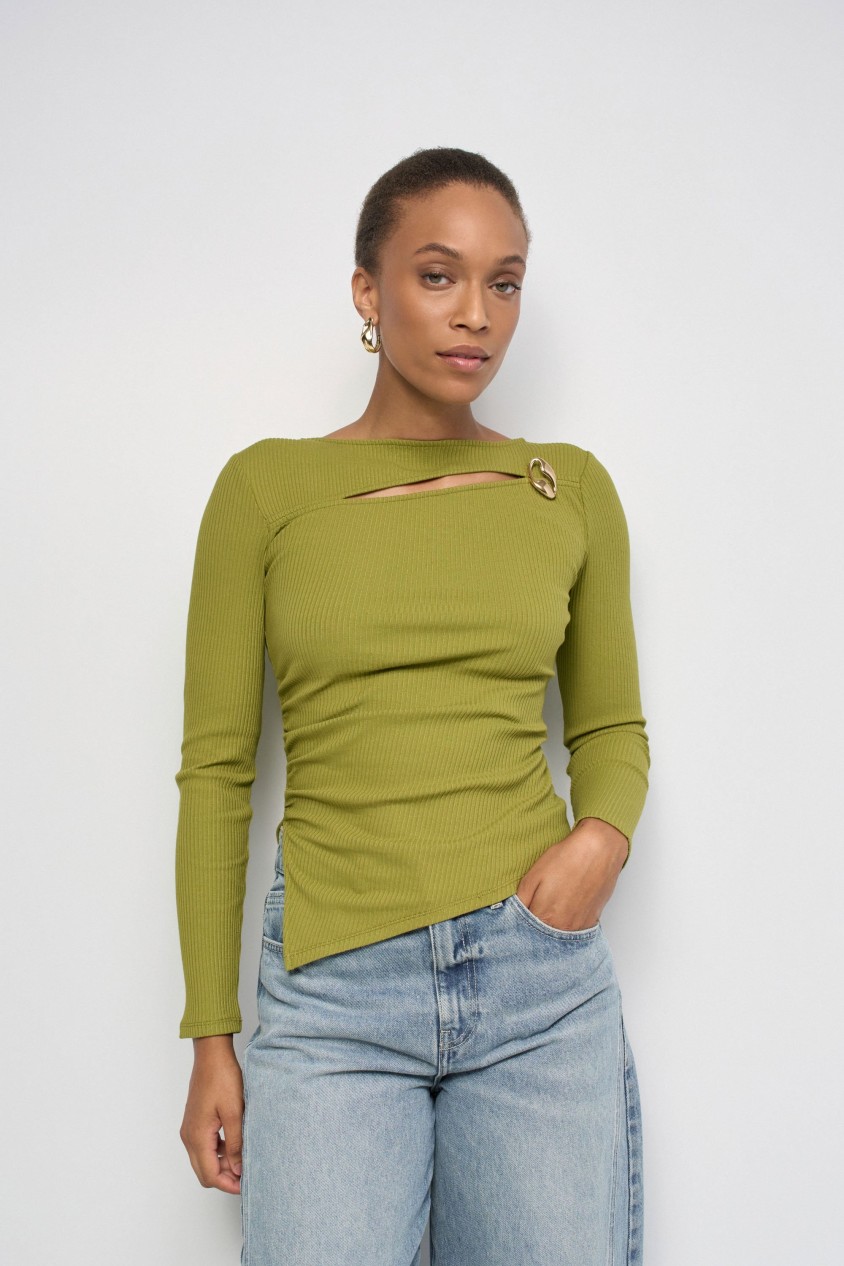 CAMISOLA ASSIM�TRICA COM ABERTURA NO PEITO