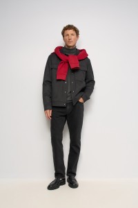 STRAIGHT FIT JEANS