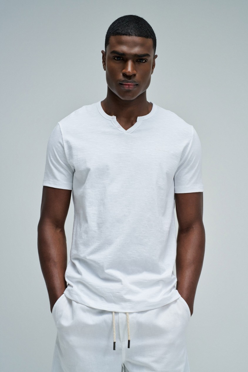 T-SHIRT WITH BRANDING