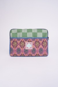 CAPA PARA PORT�TIL FAVORITE PEOPLE X SALSA JEANS