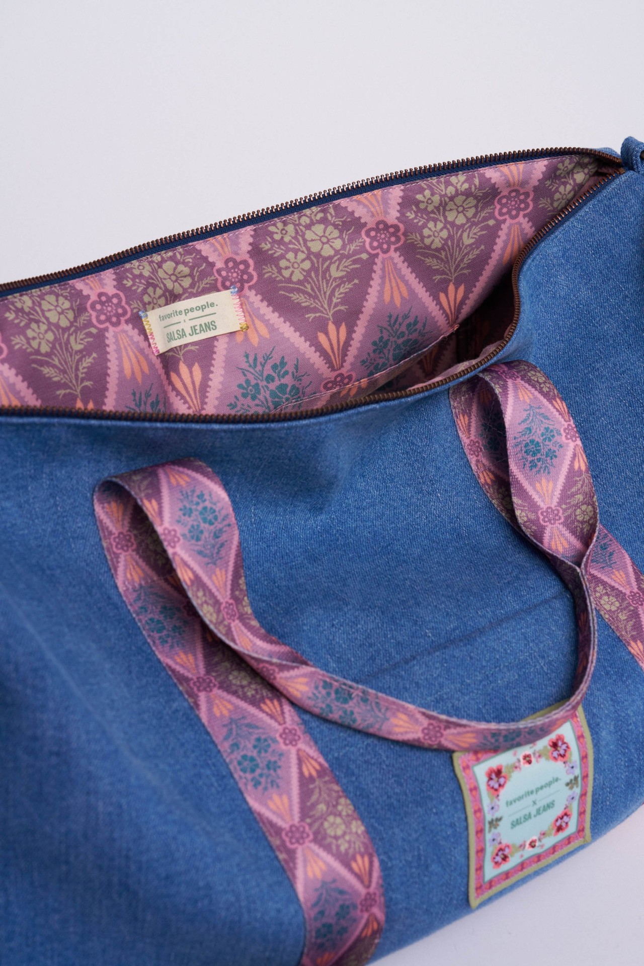 SACO EM DENIM FAVORITE PEOPLE X SALSA JEANS