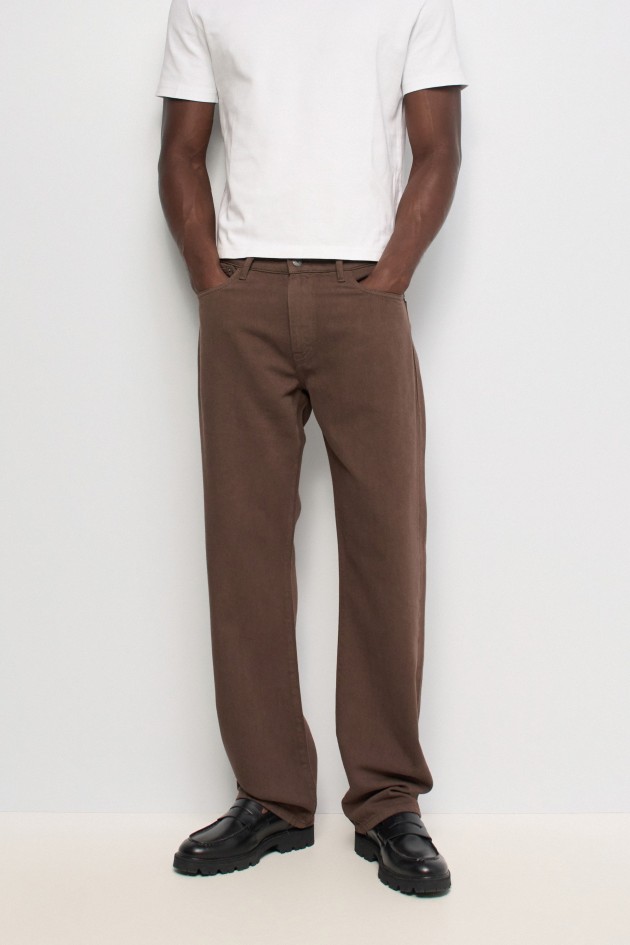 STRAIGHT FIT JEANS