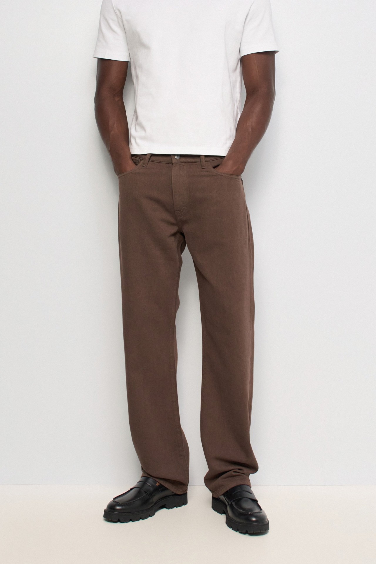 STRAIGHT FIT JEANS