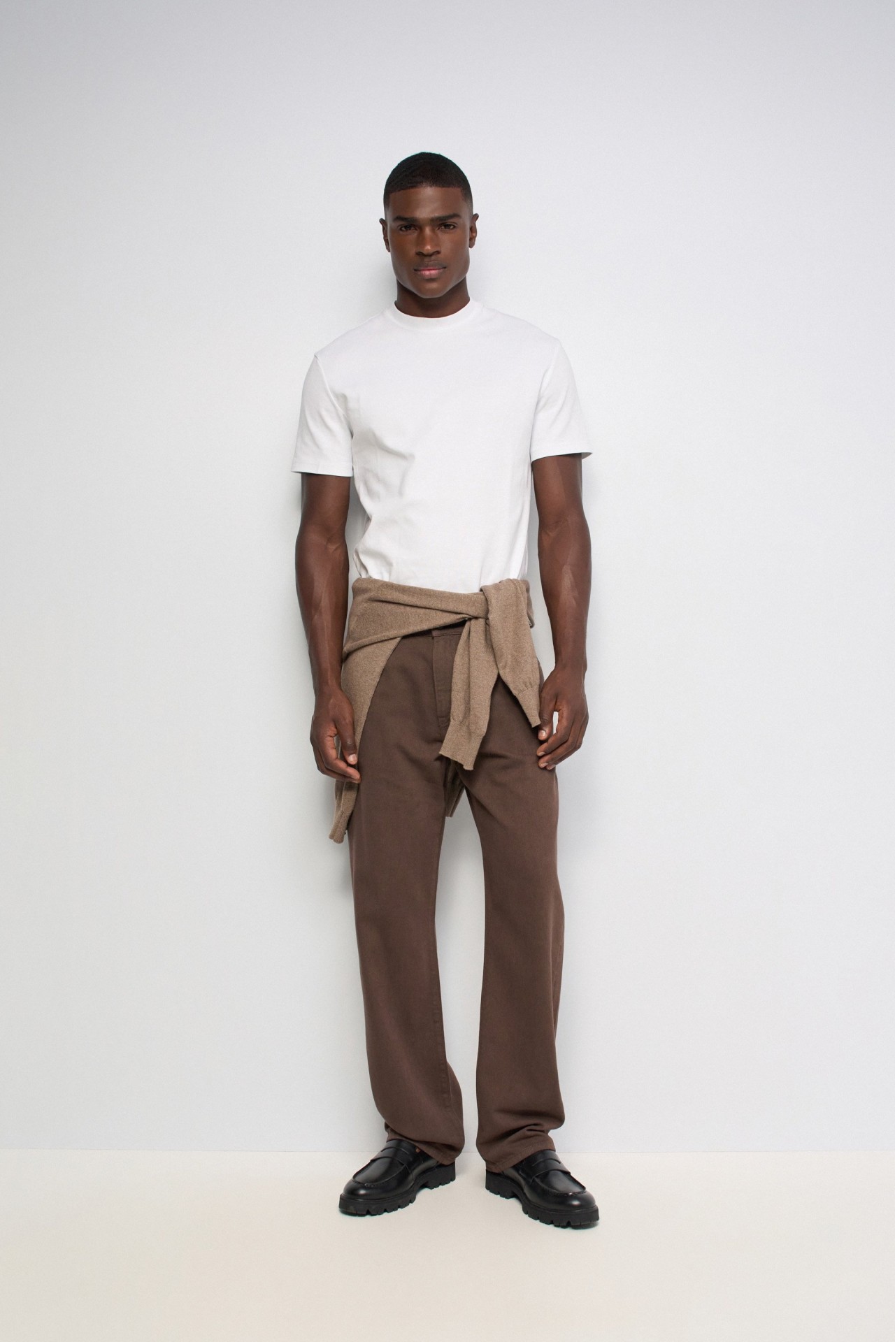 STRAIGHT FIT JEANS