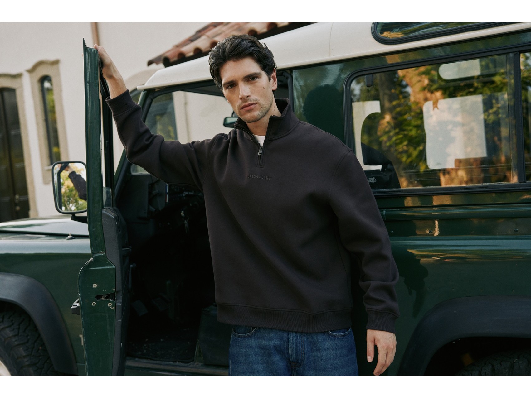 HALF-ZIP SWEATSHIRT