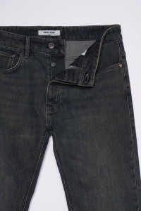 SLIM FIT JEANS