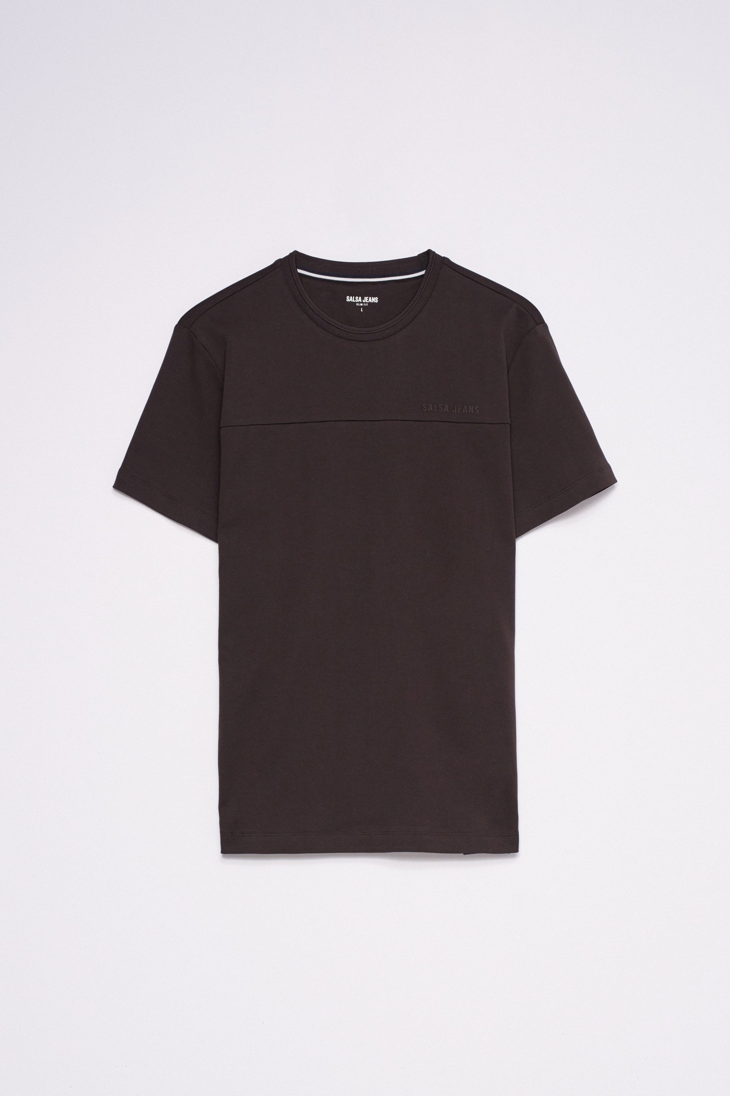 T-SHIRT MIT BRANDING