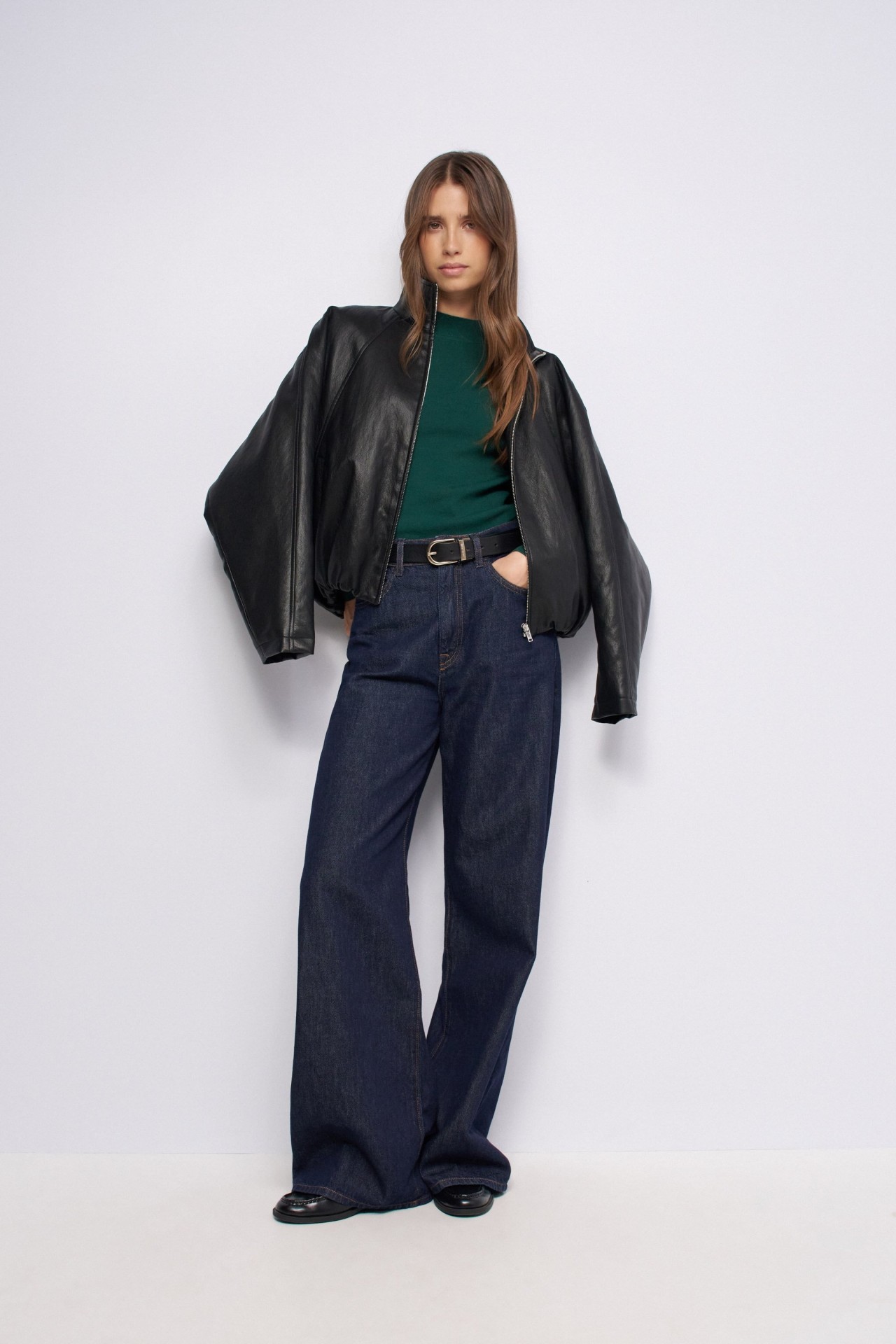 PULL EN MAILLE � COL ROUL�