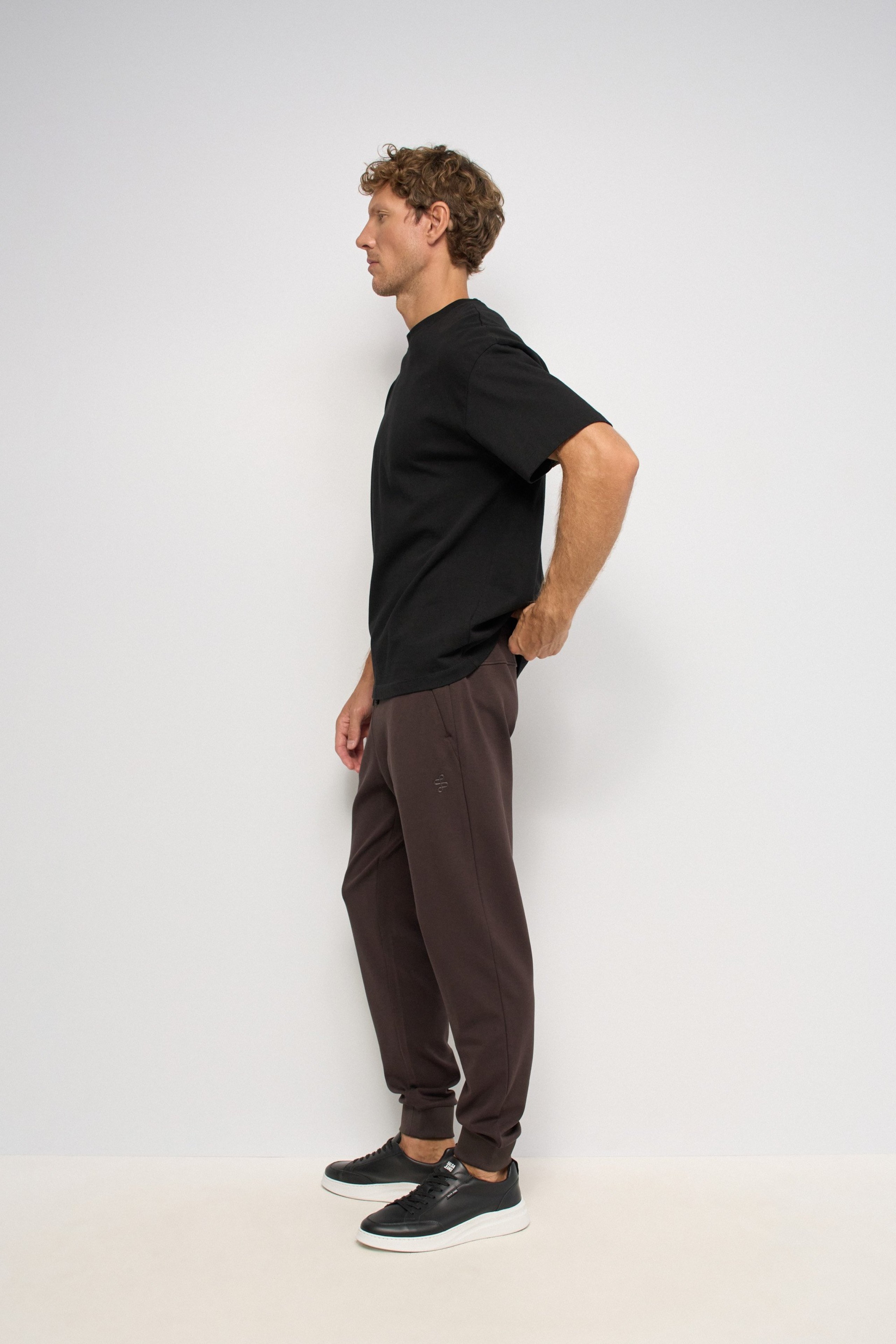 CALÇAS JOGGERS EM MALHA