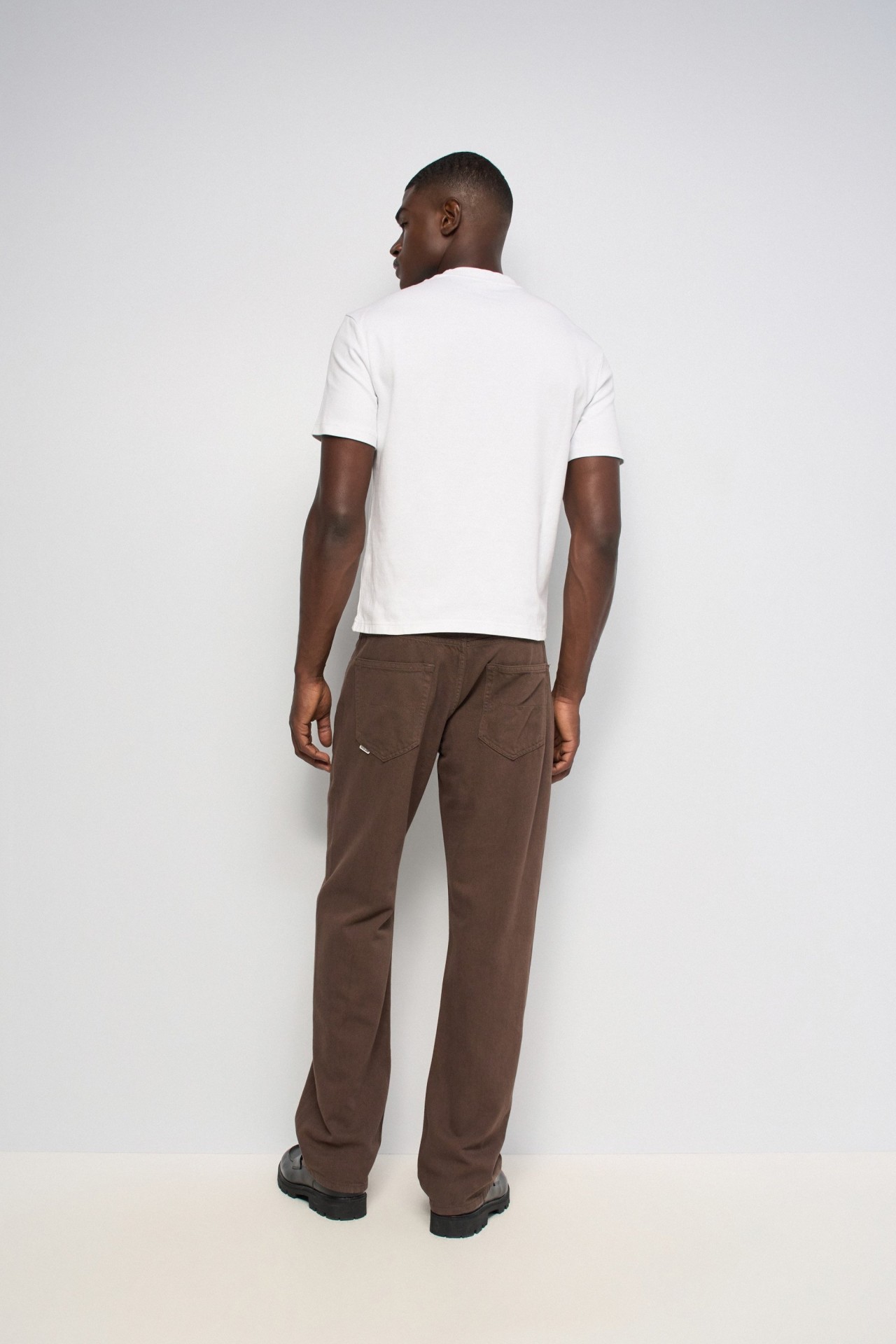 STRAIGHT FIT JEANS