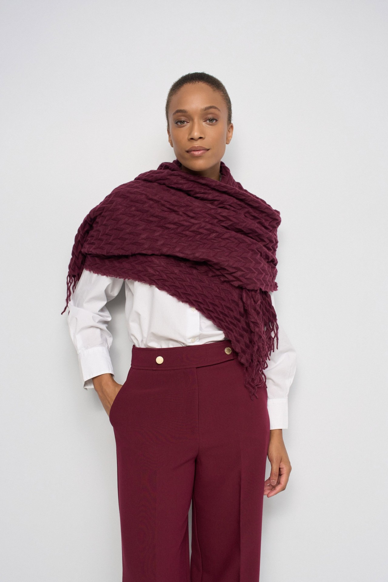 TEXTURED SCARF