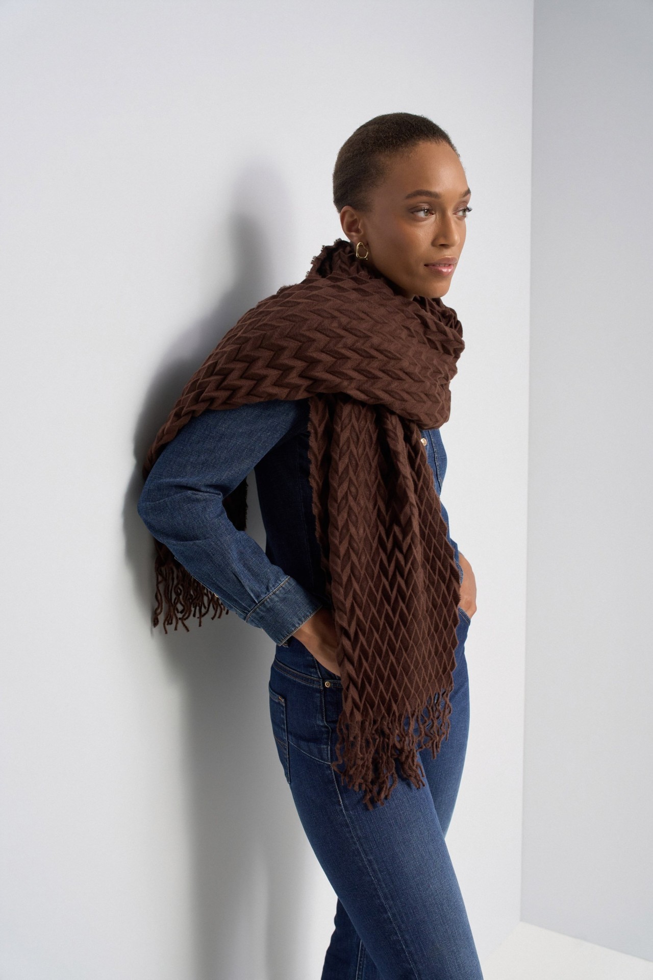 TEXTURED SCARF