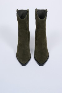 BOTAS DE CAMUR�A