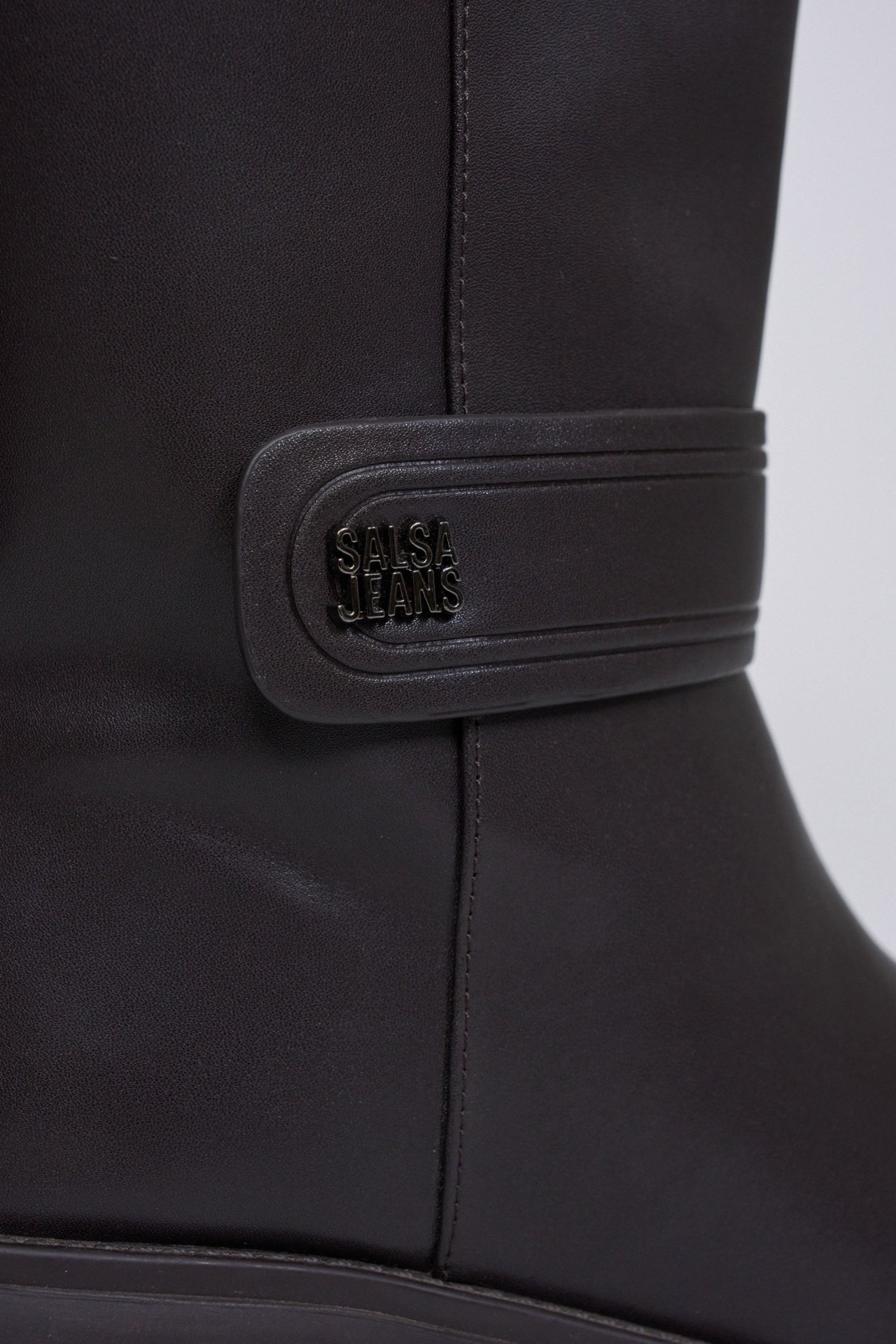 LEATHER KNEE-HIGH BOOTS