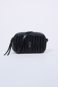 GESTEPPTE TASCHE IN LEDEROPTIK