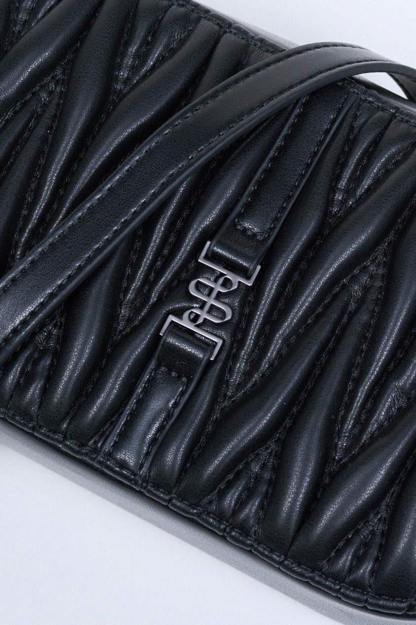 BOLSO ACOLCHADO EFECTO CUERO