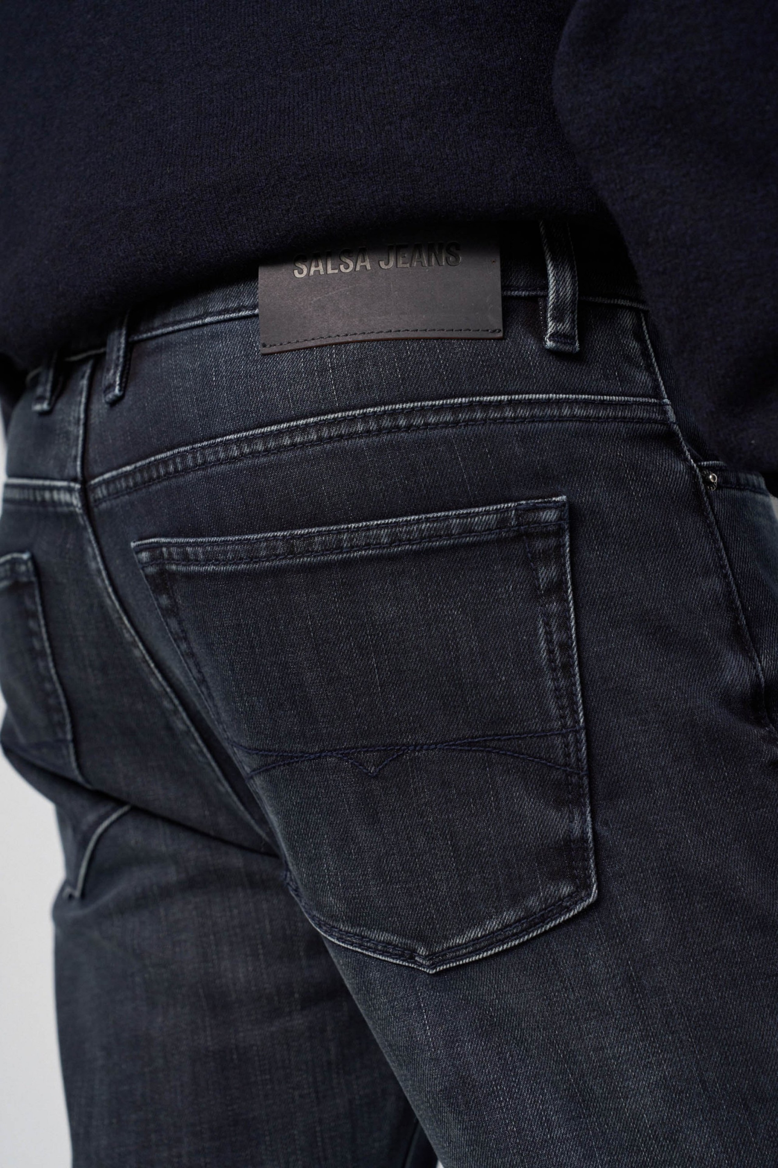 JEANS SLIM FIT COM LÃ