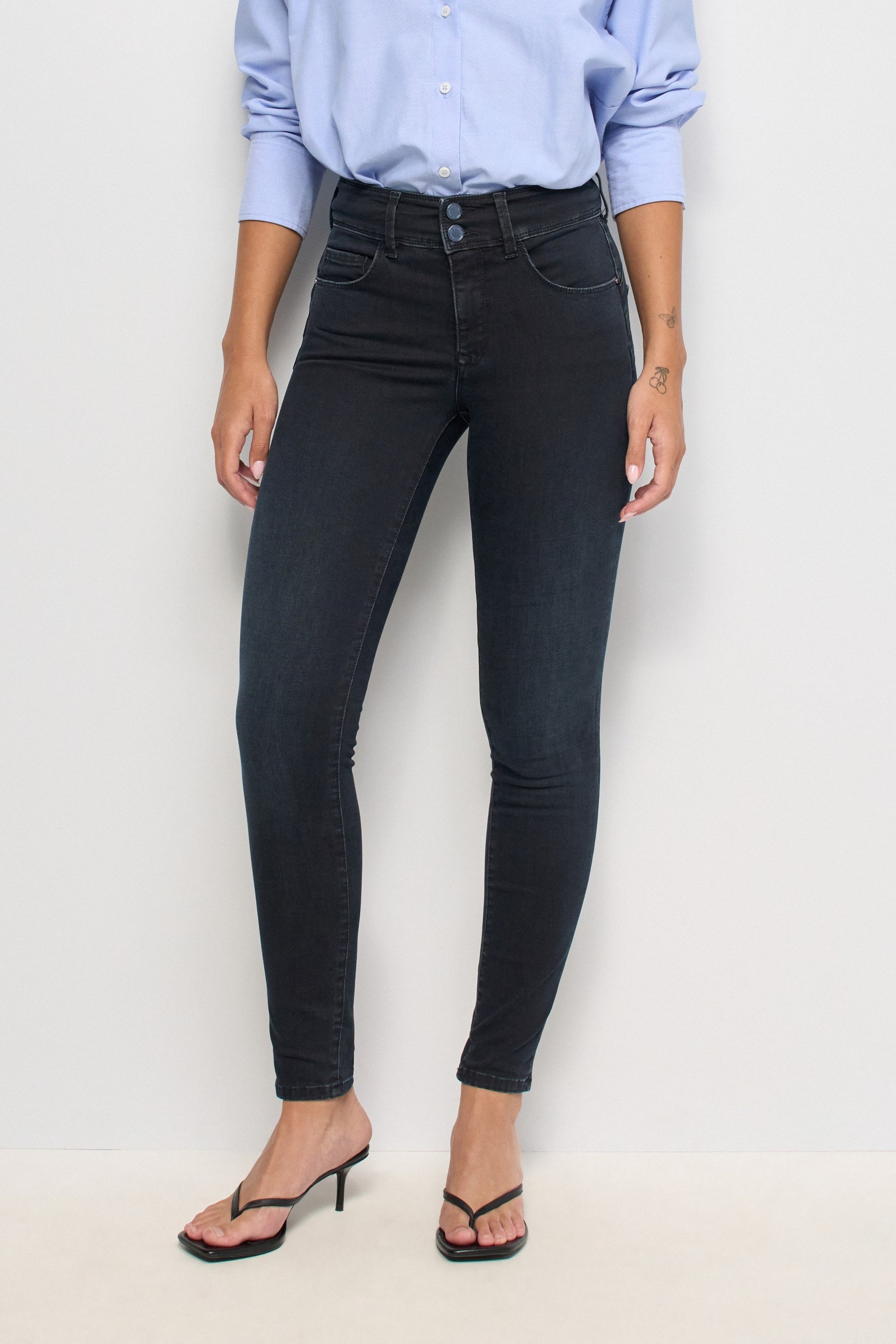 JEAN SECRET PUSH IN SKINNY