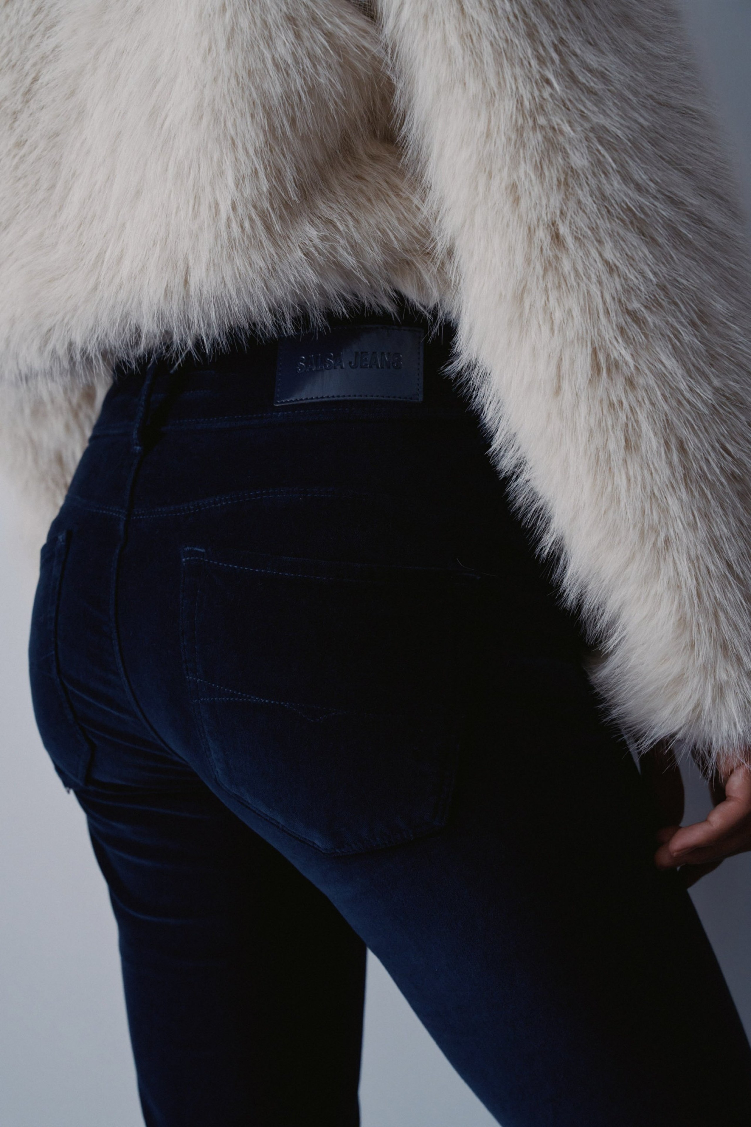 JEANS SECRET PUSH IN BOOTCUT EM VELUDO