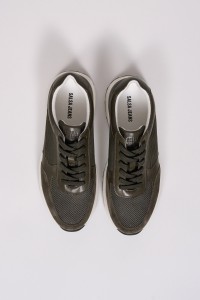 SNEAKER AUS VELOURSLEDER