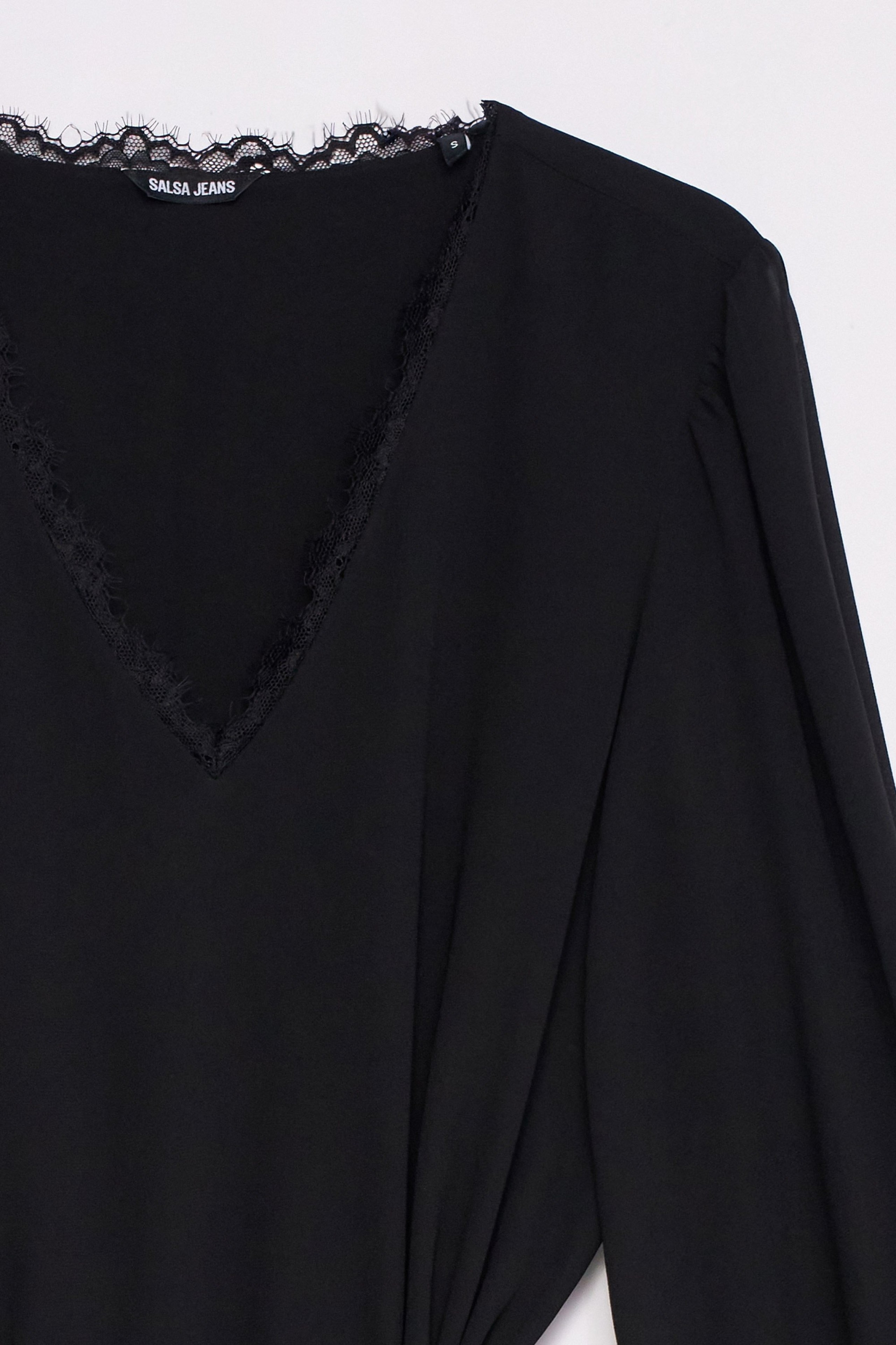 DRESS WITH LACE DETAILS