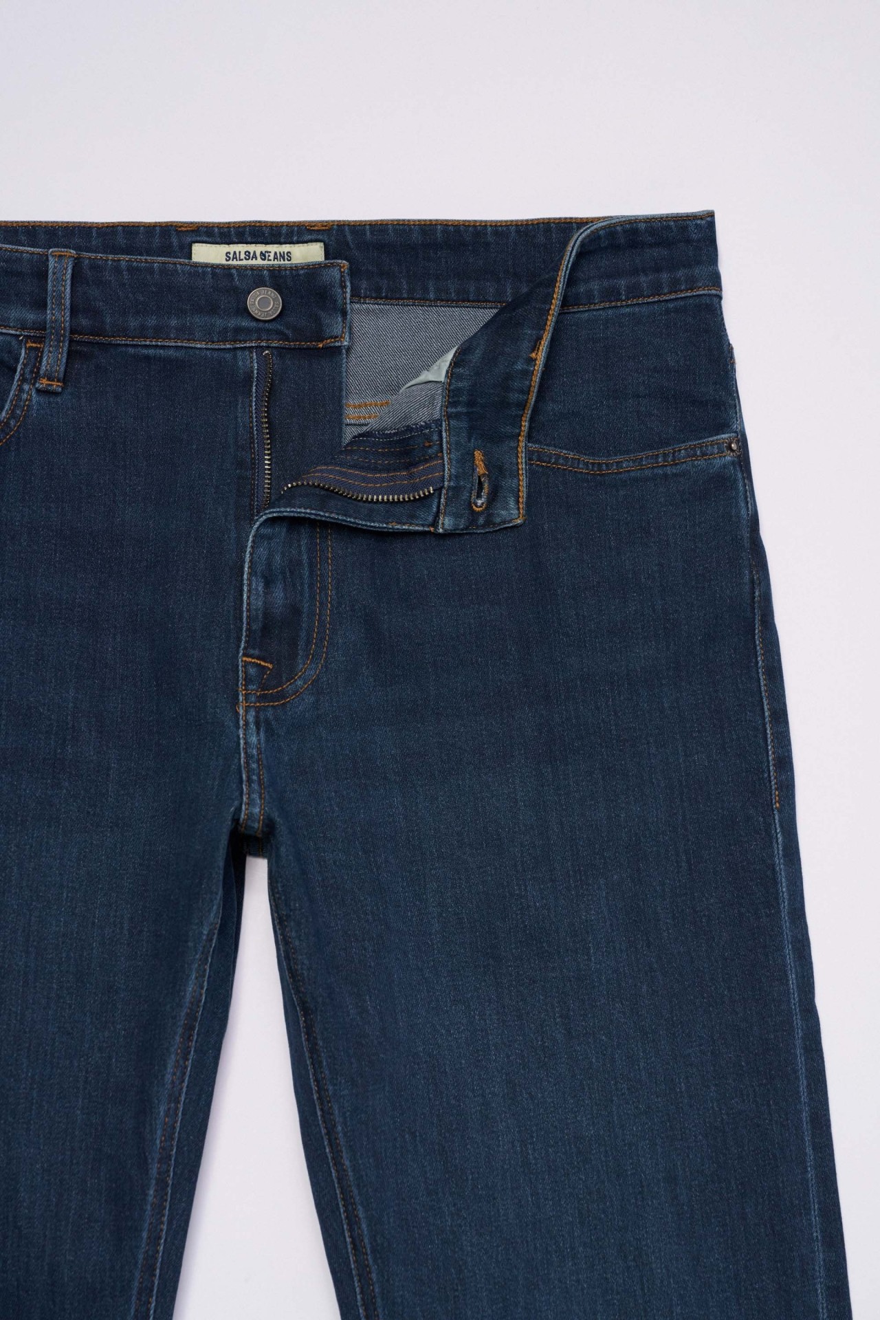 STRAIGHT FIT JEANS