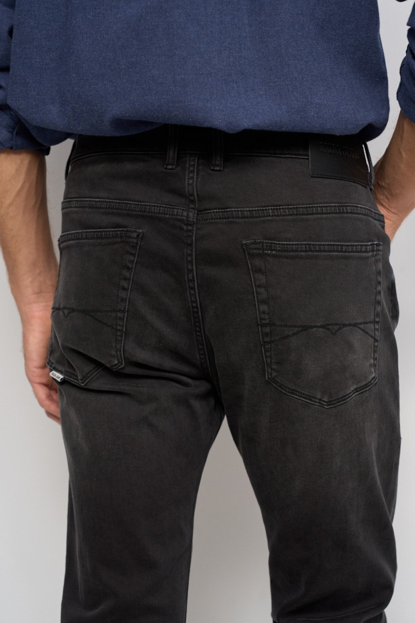 SLIM FIT JEANS