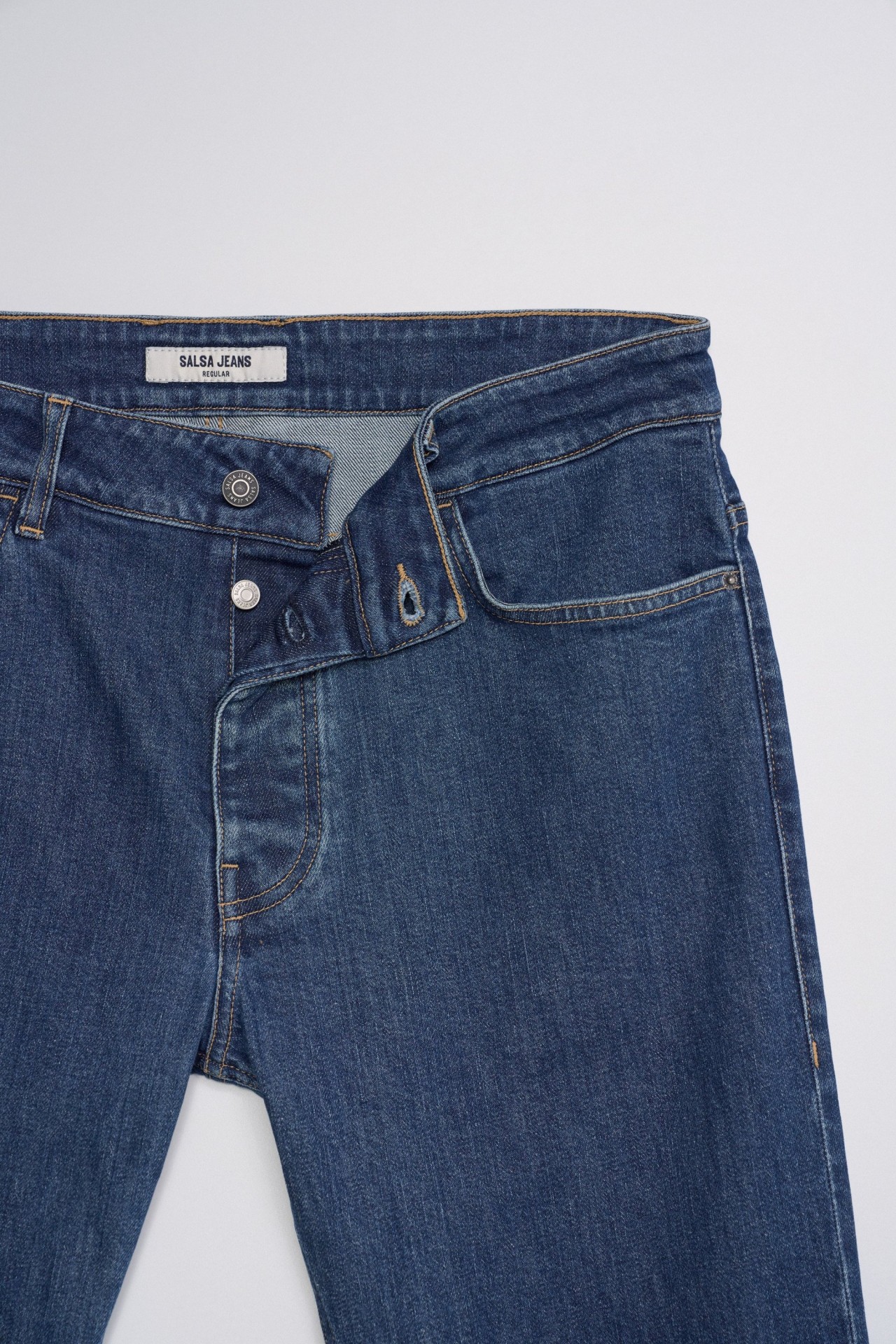 REGULAR FIT JEANS
