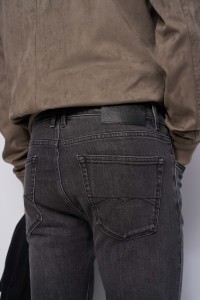 SKINNY FIT JEANS
