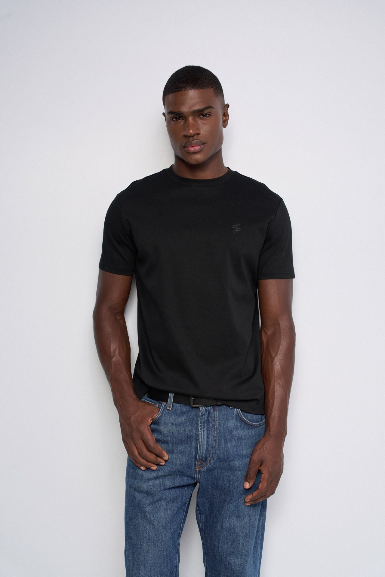 T-SHIRT WITH BRANDING