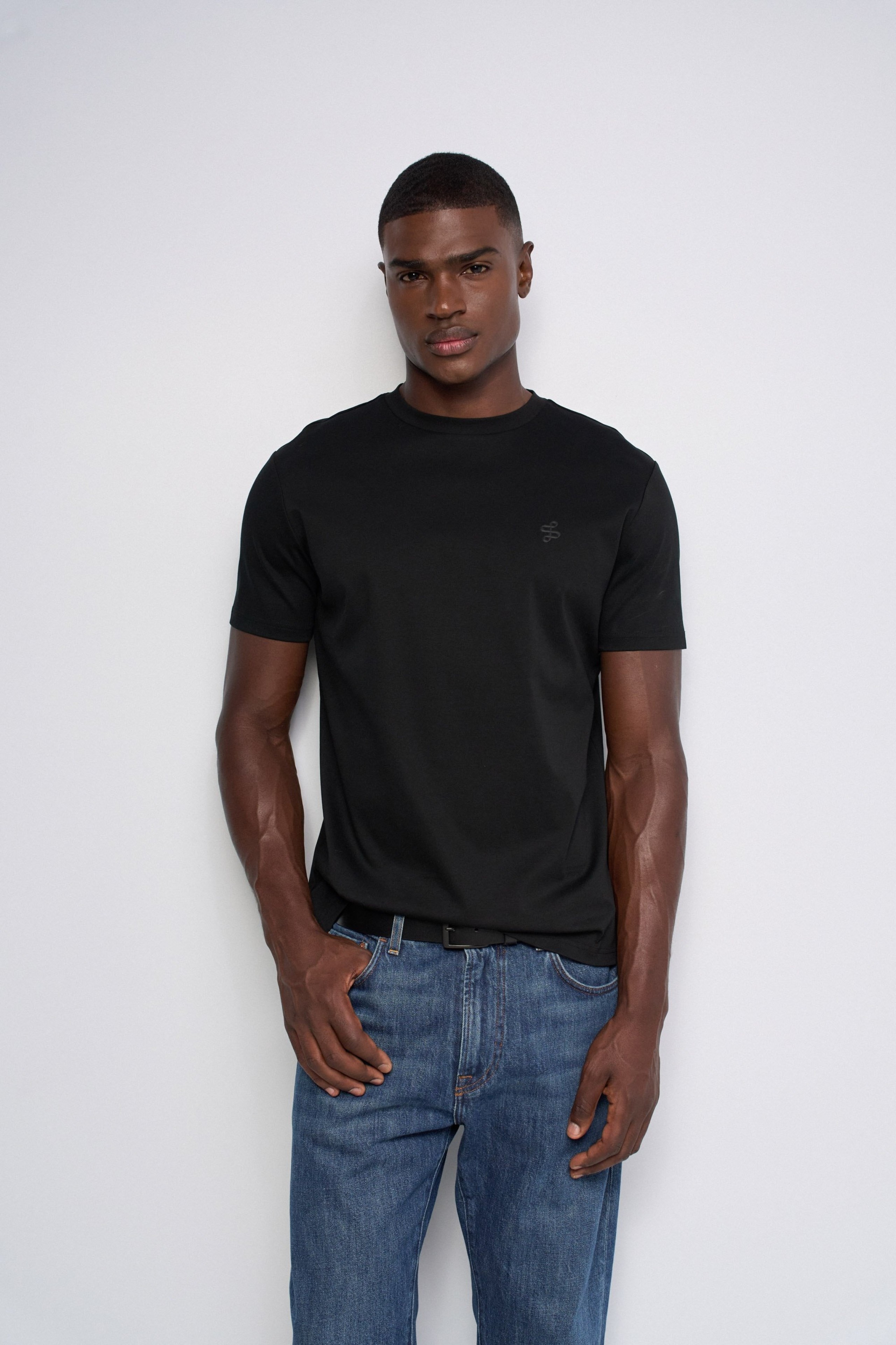 T-SHIRT WITH BRANDING