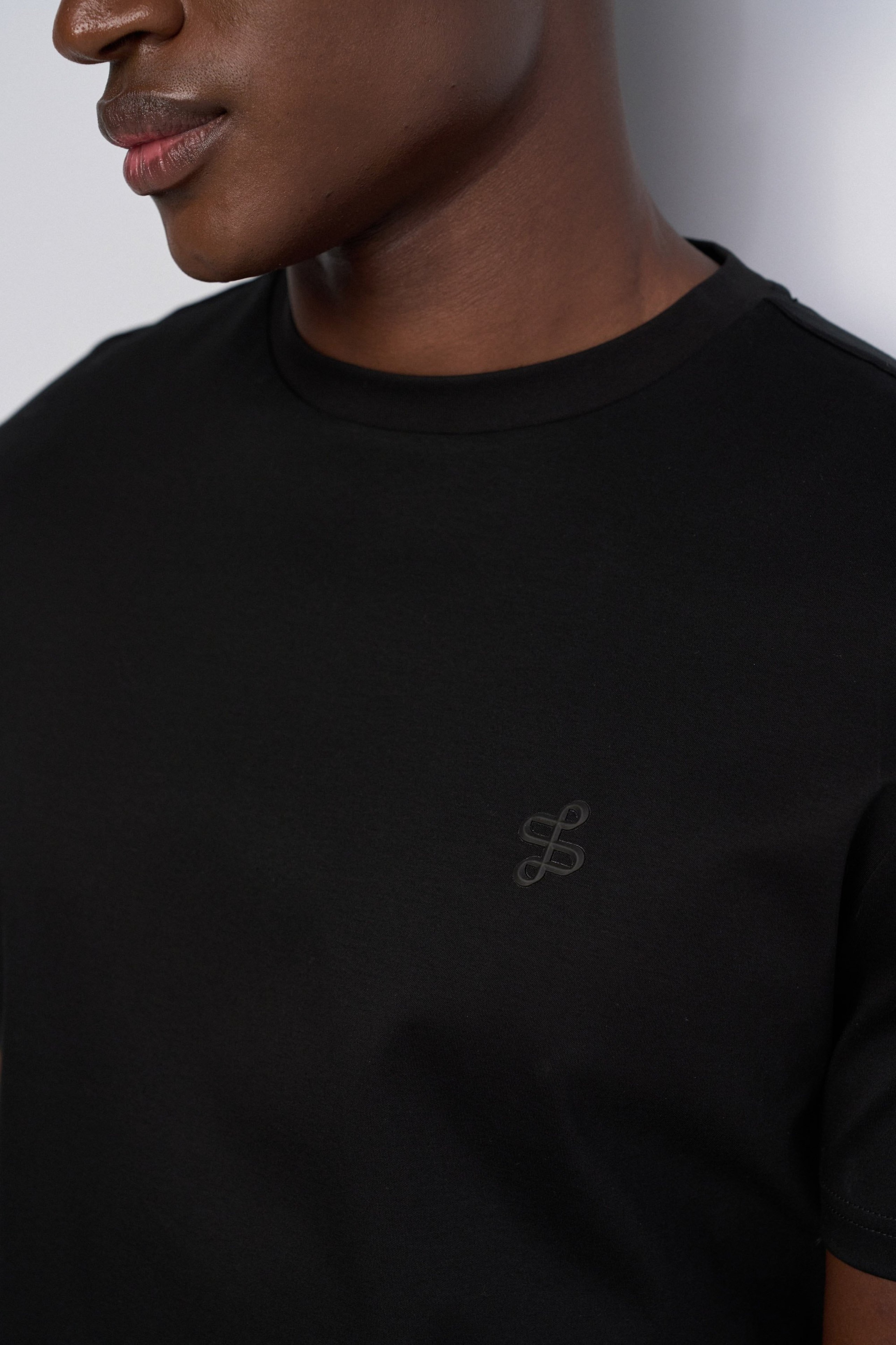 T-SHIRT WITH BRANDING