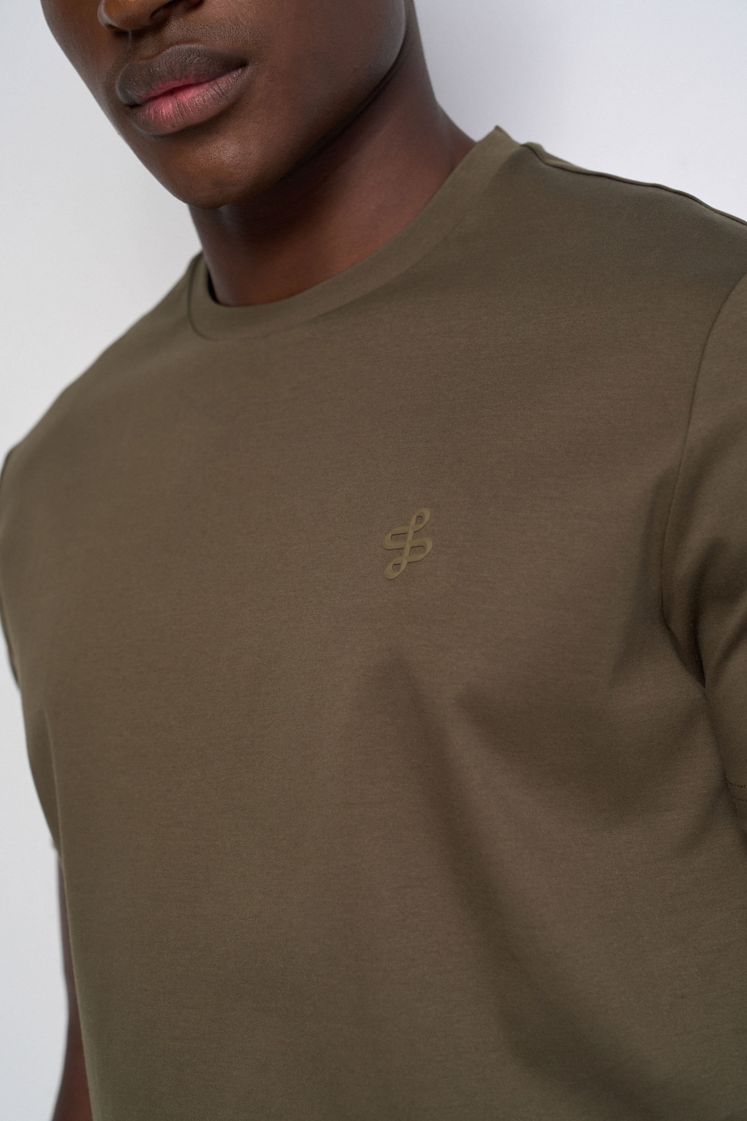 T-SHIRT WITH BRANDING