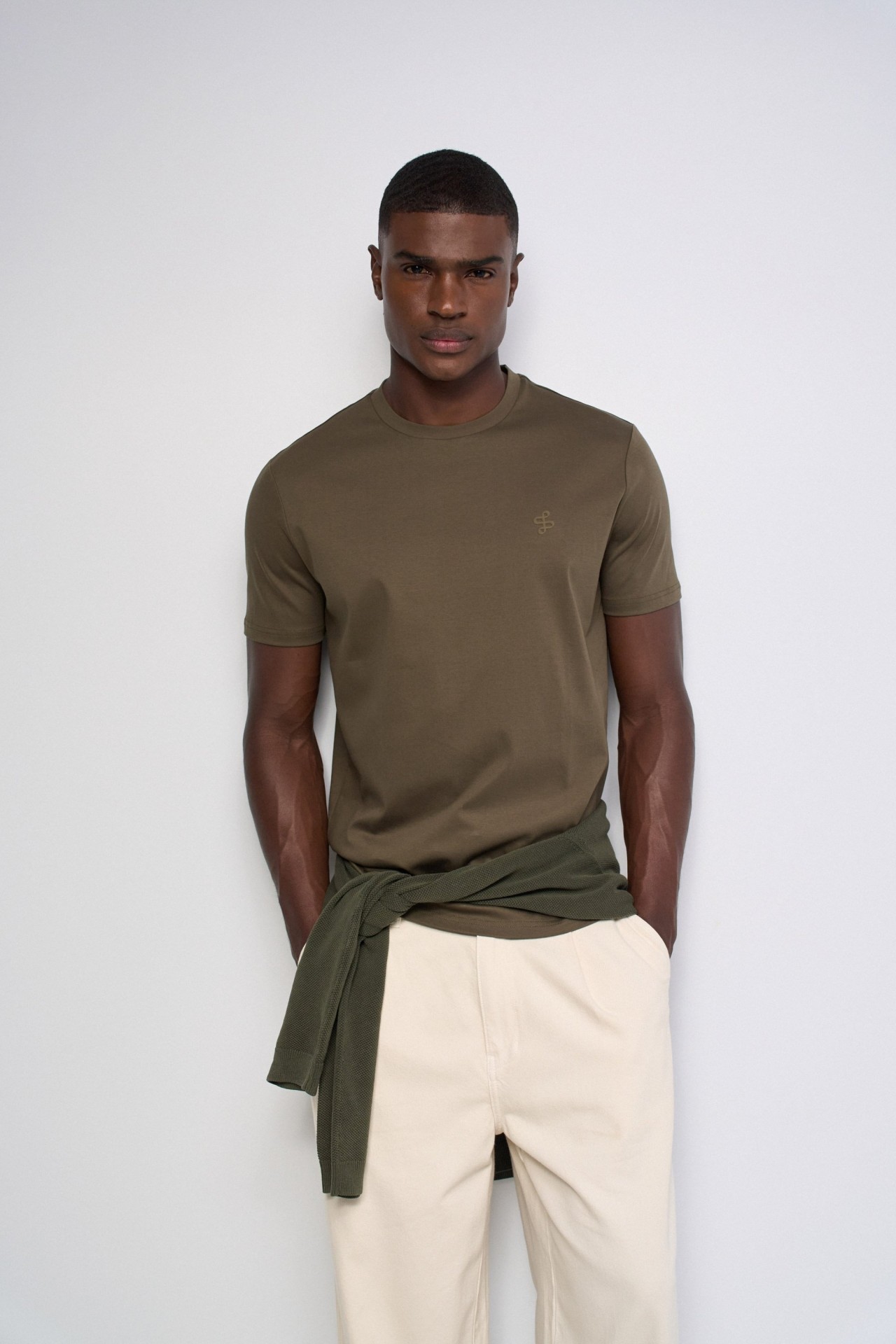 T-SHIRT WITH BRANDING