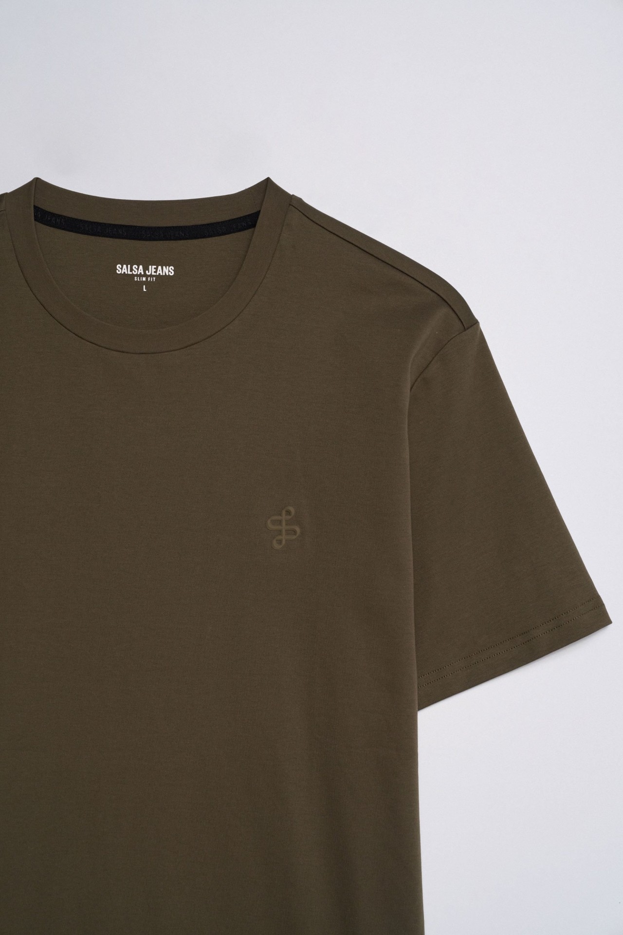 T-SHIRT WITH BRANDING