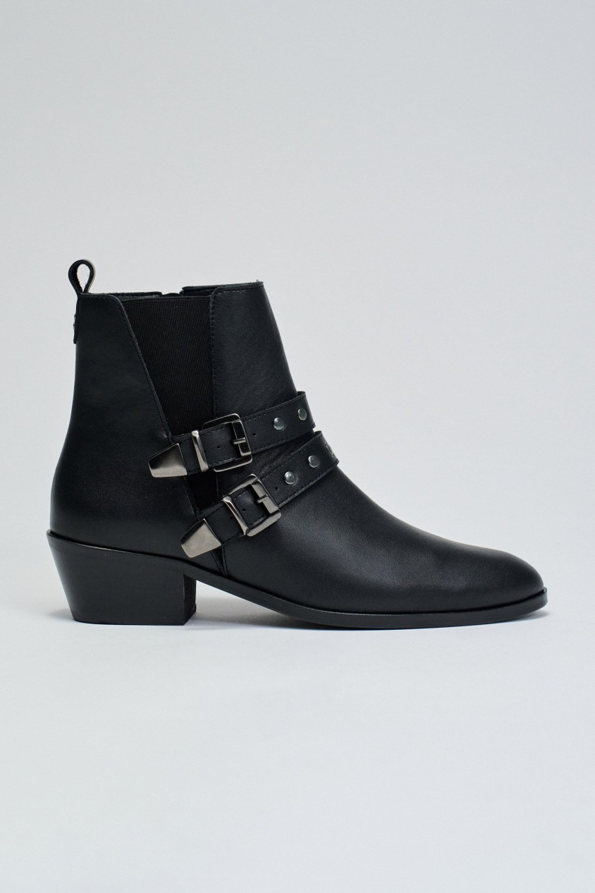 BOTTINES EN CUIR