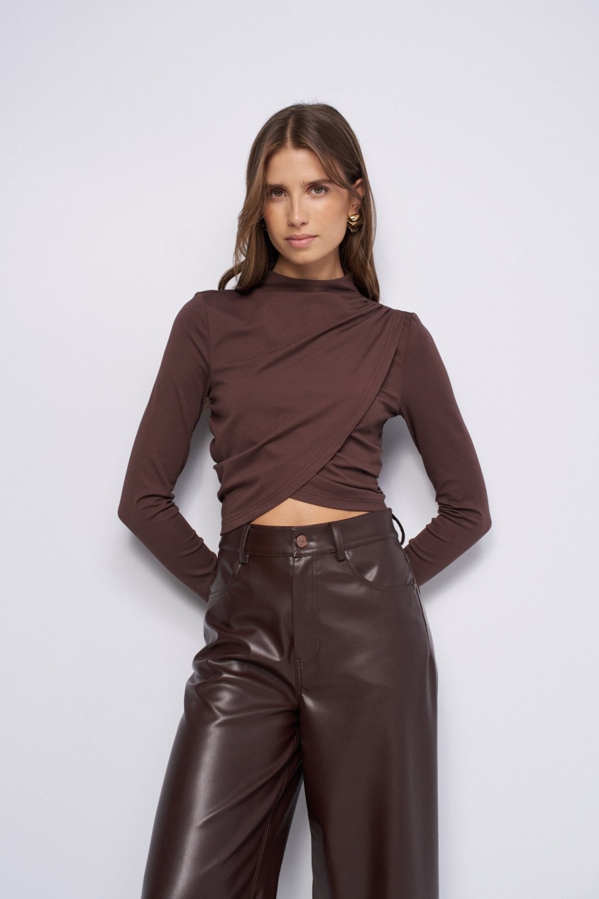 CAMISOLA CROPPED DE MEIA GOLA DRAPEADA