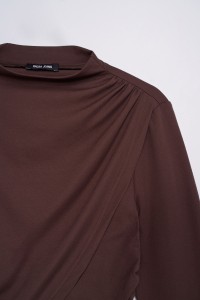 CAMISOLA CROPPED DE MEIA GOLA DRAPEADA