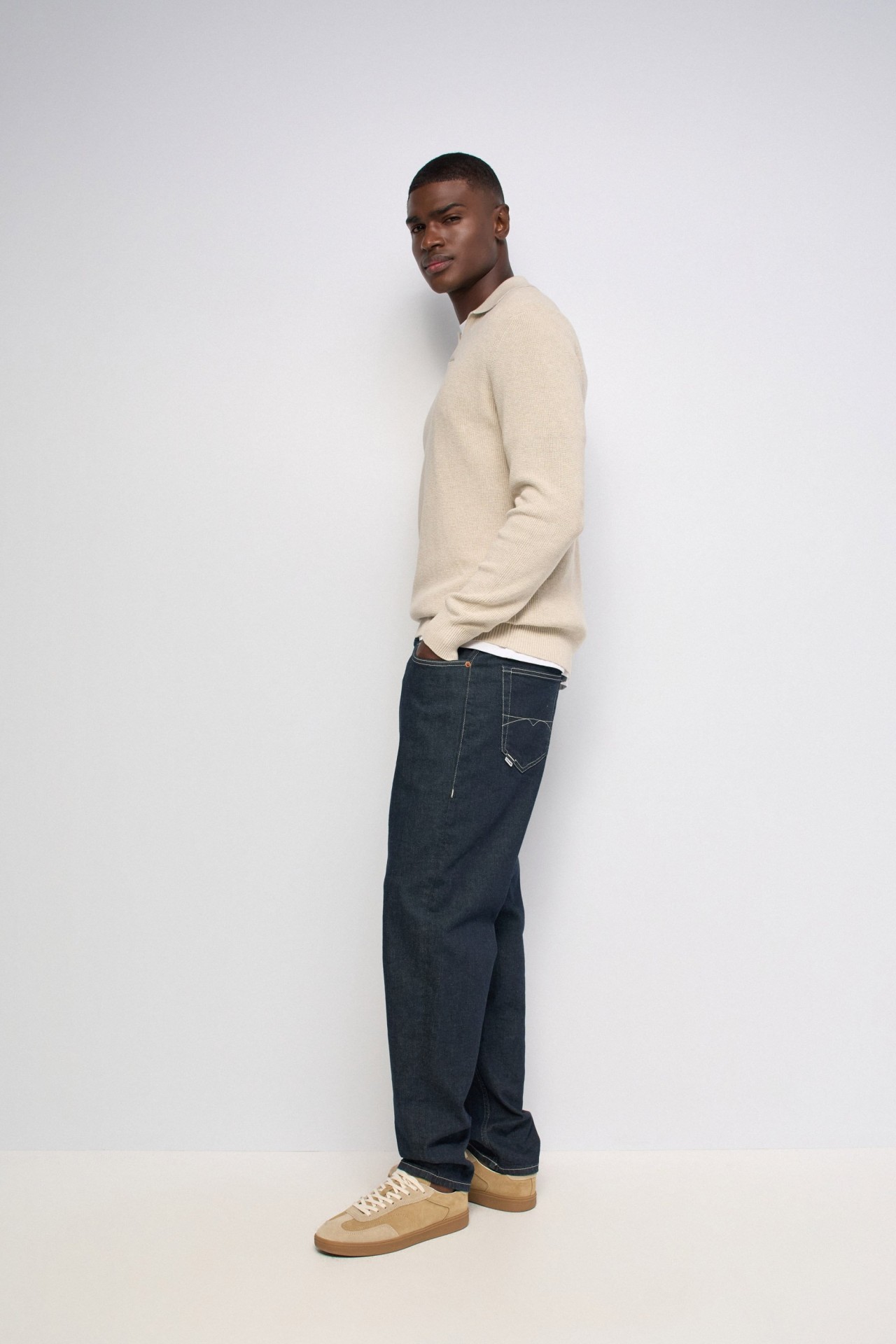 RELAXED FIT JEANS