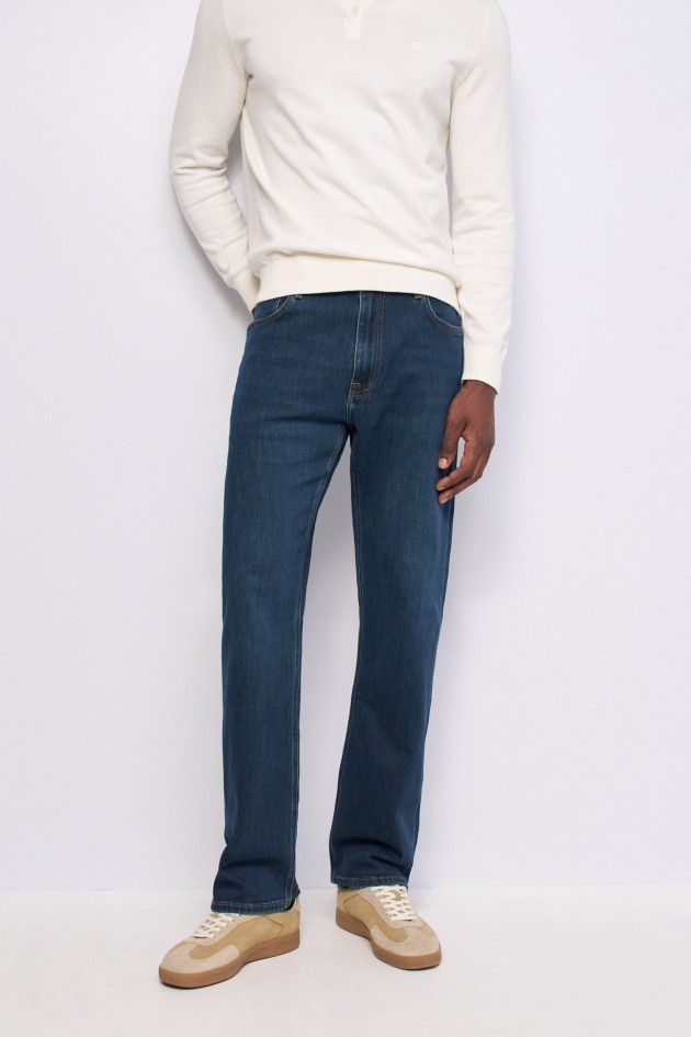 STRAIGHT FIT JEANS