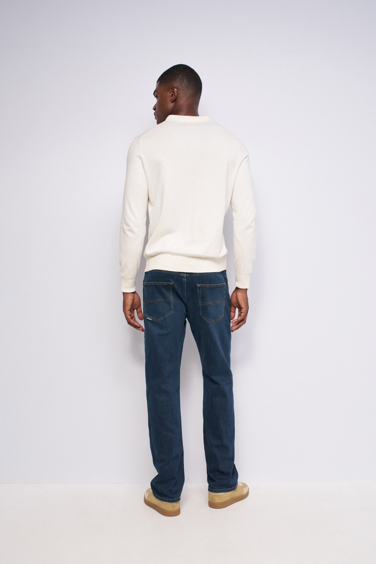 STRAIGHT FIT JEANS