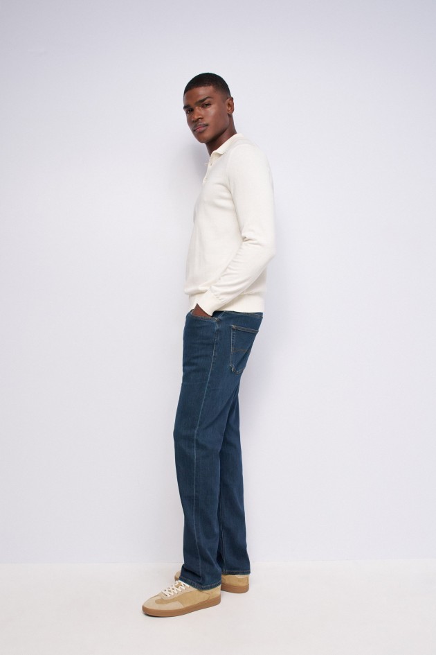 STRAIGHT FIT JEANS