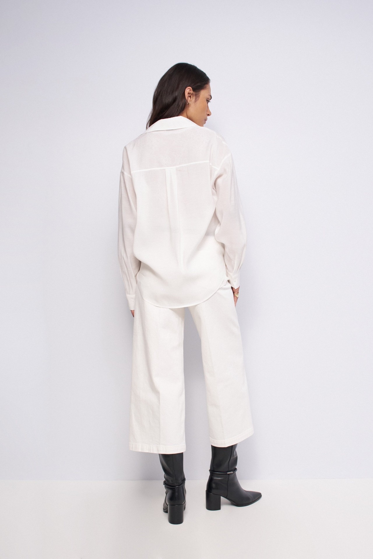 BLUSA CON ENCAJE