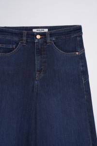 FAITH PUSH IN WIDE PERFECT SHAPE JEANS