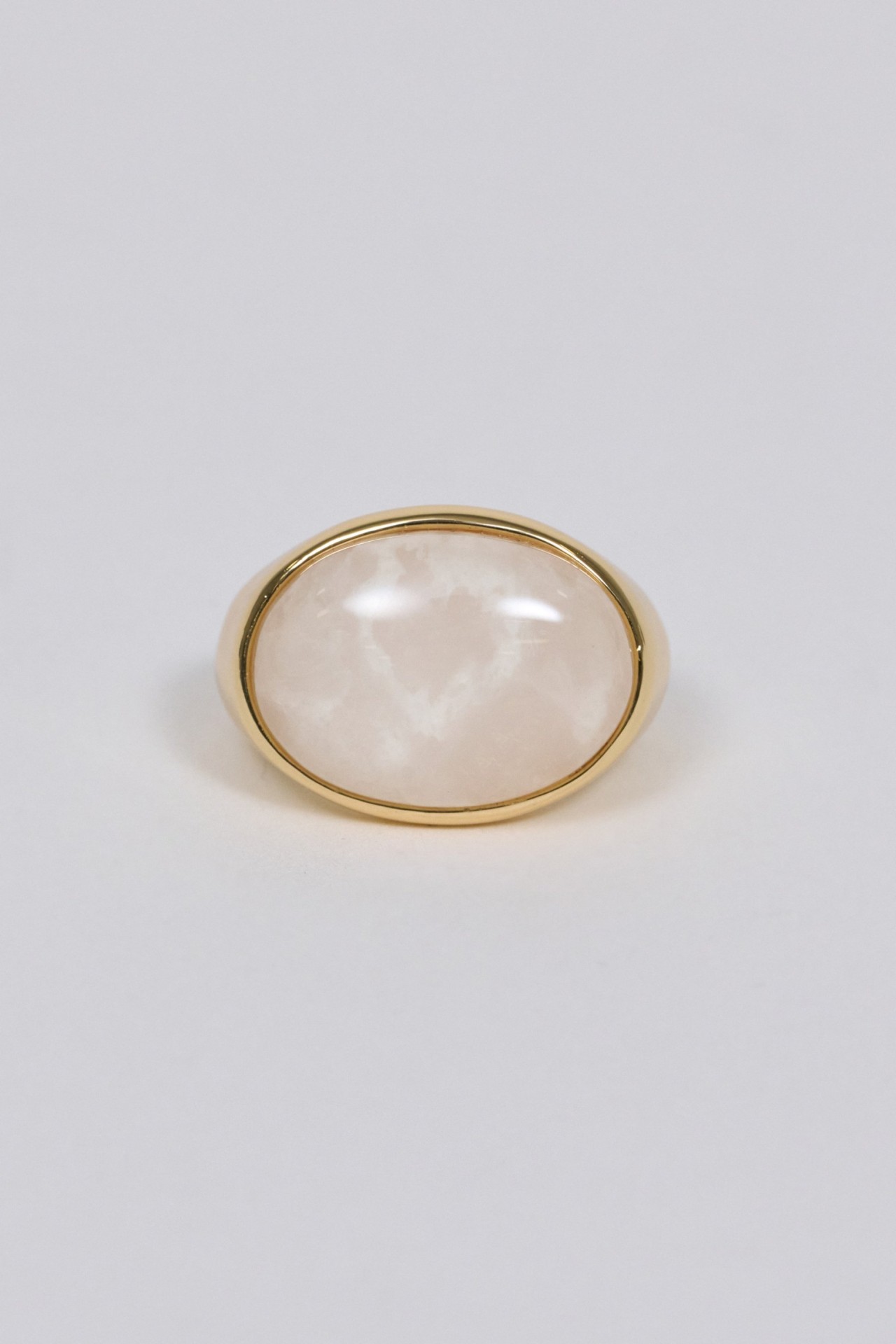 GOUDKLEURIGE RING MET STEEN