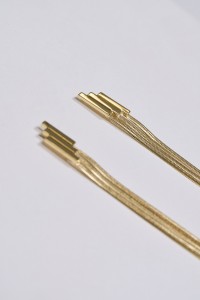 PENDIENTES LARGOS CON DETALLE DE CADENAS