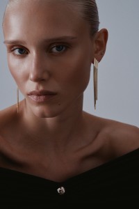 PENDIENTES LARGOS CON DETALLE DE CADENAS