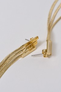 PENDIENTES LARGOS CON DETALLE DE CADENAS